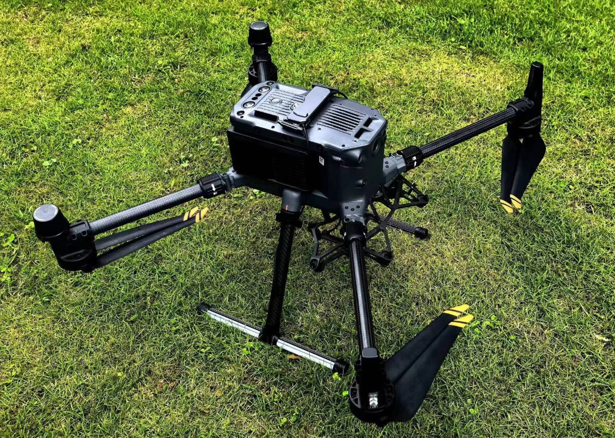 M300 M350 Tripod light   (2).jpg